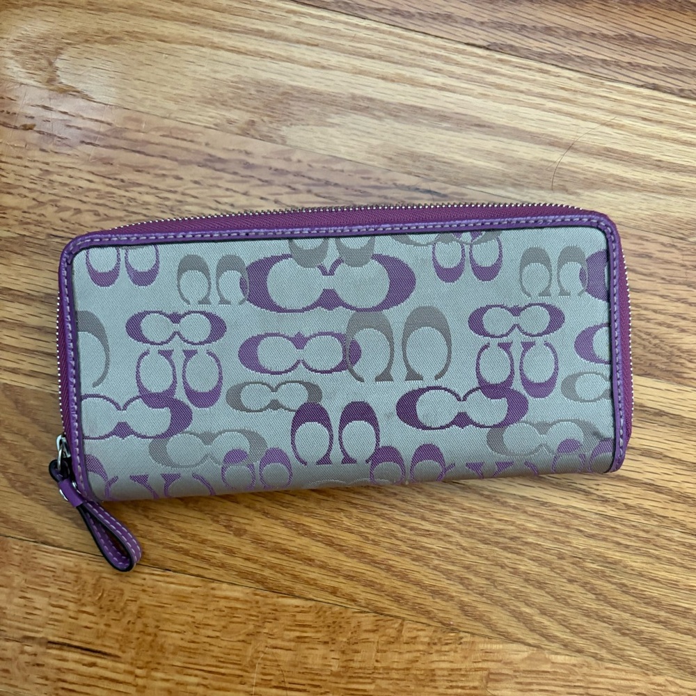 Vintage Coach Purple and Light Gray Monogram Zip Wallet - Picture 2 of 6